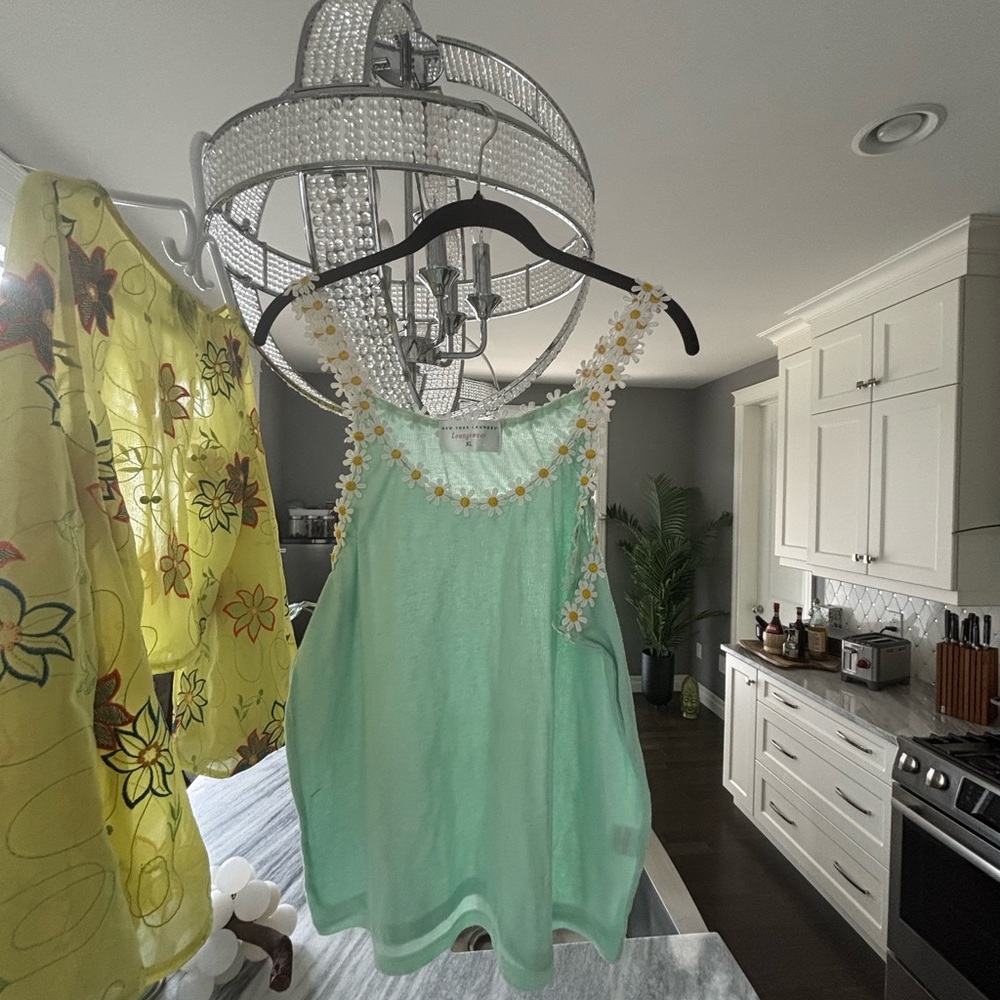 Garcia size medium Boho style get your hippie on top and bonus T-shirt tank top - Picture 9 of 16